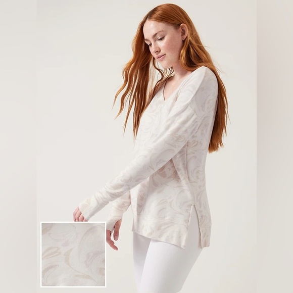 Athleta Coaster Luxe V-Neck Recover Sweatshirt Size Medium Cream Paisley.  13 - Picture 1 of 9